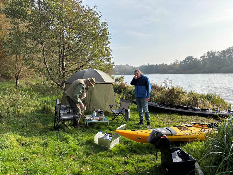 Pause am Ufer der Freudenholmer Bucht